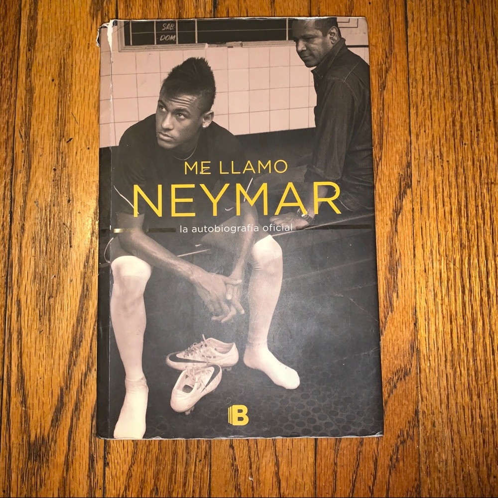 📚 5/$10 Neymar Book Spanish version